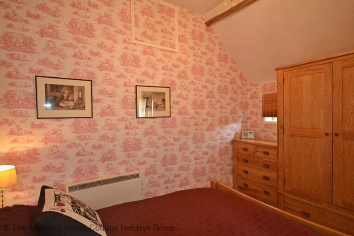Room 5 of 11