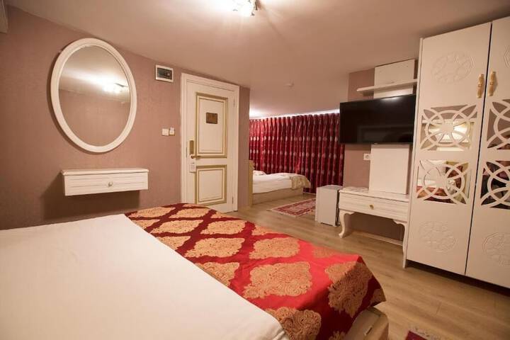 Room 13 of 27