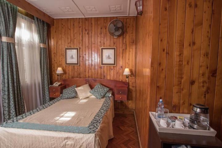 Room 10 of 43