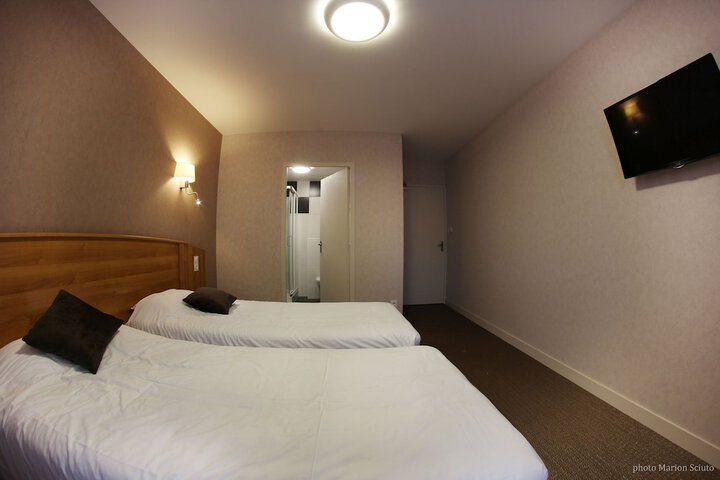 Room 7 of 40
