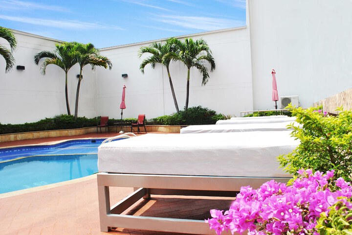 Photo of Atlantis Plaza Hotel