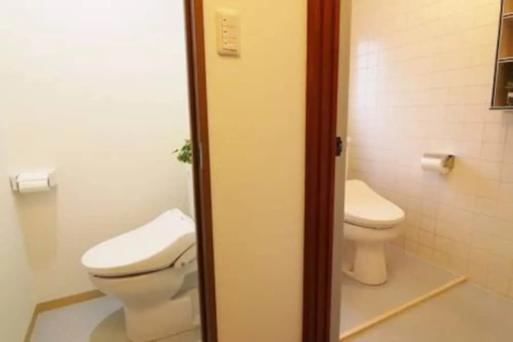 Room 8 of 22
