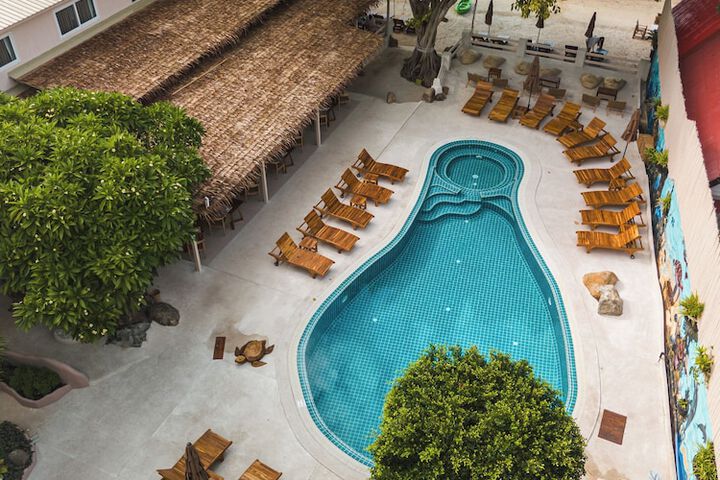 Pool 40 of 68