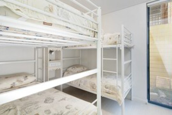 Room 14 of 18
