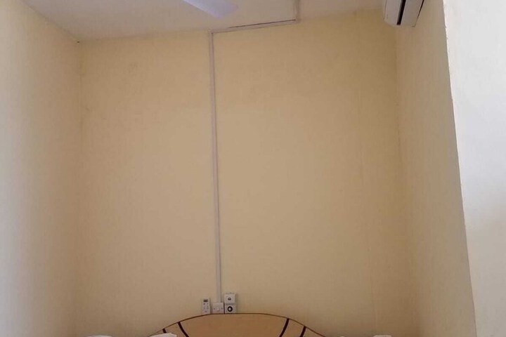 Room 4 of 17