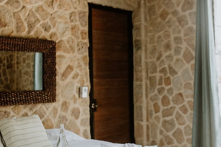 Room 26 of 169