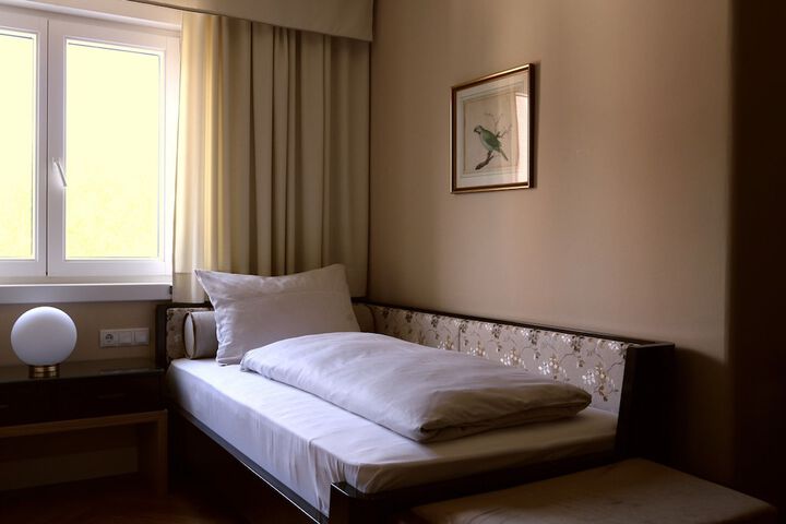Room 21 of 103