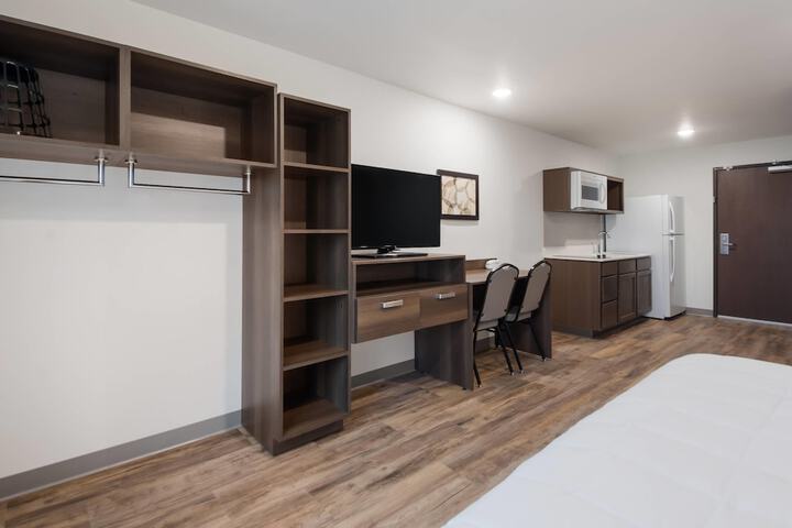 Room 15 of 25