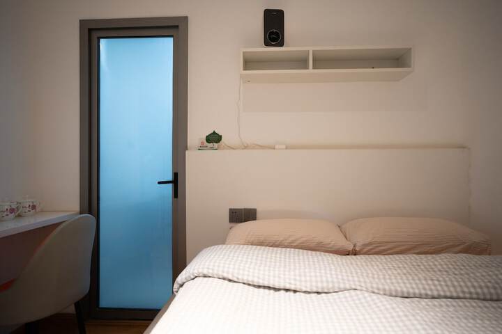 Room 4 of 49