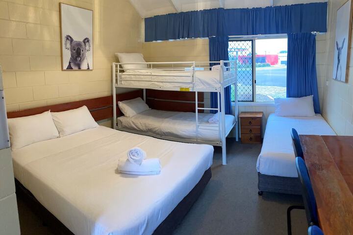 Room 7 of 11
