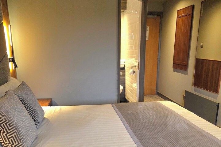 Room 22 of 69