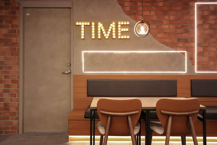 Hotel Interior 22 of 181