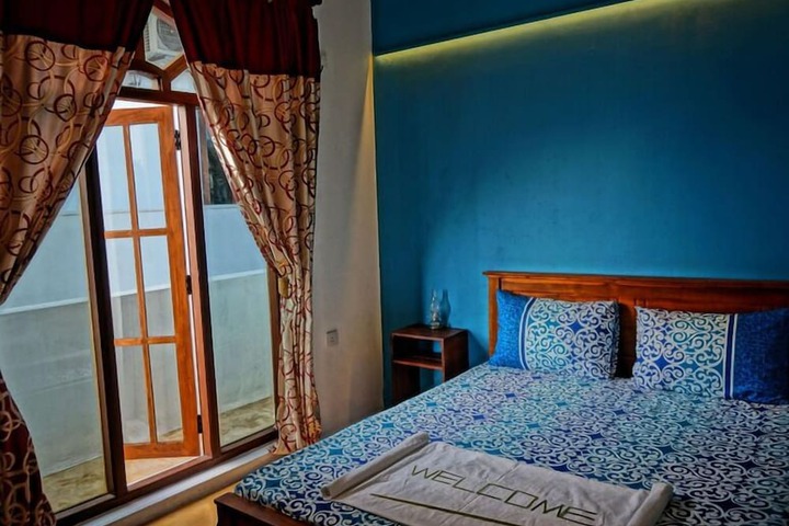 Room 2 of 30