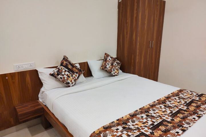 Room 15 of 66