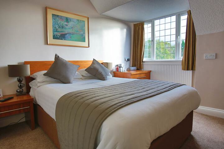 Room 4 of 43