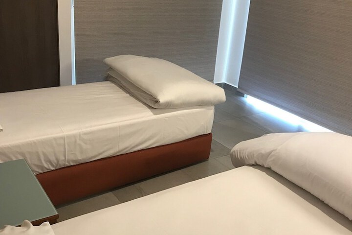 Room 19 of 28