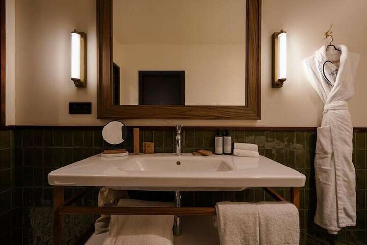 Room 55 of 104