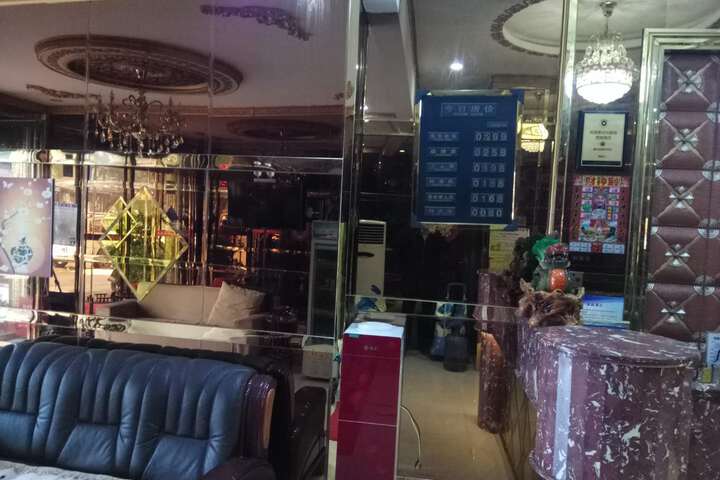 Hotel Interior 10 of 33