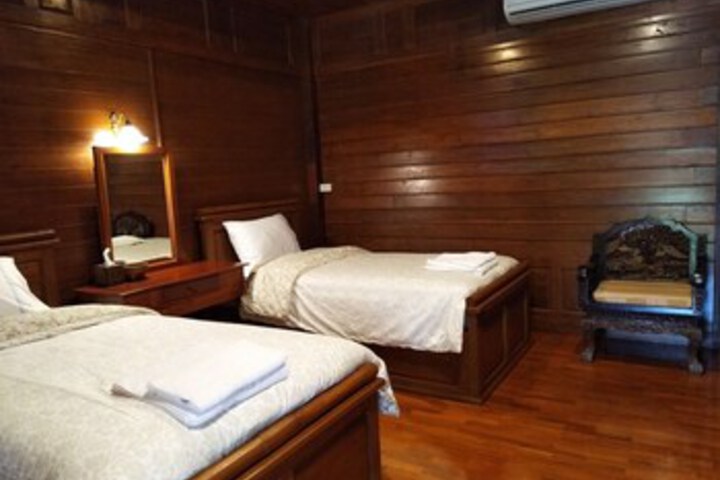 Room 17 of 27