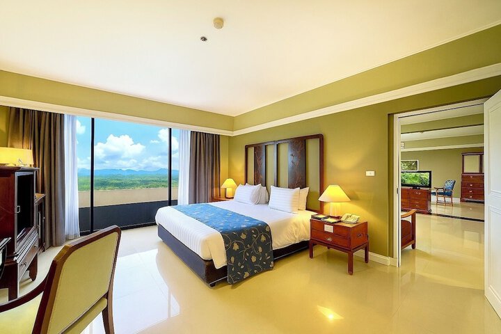 Room 8 of 42