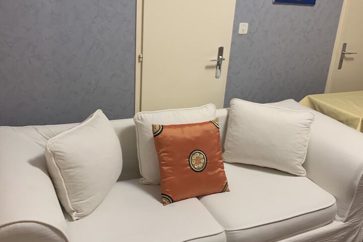 Room 8 of 31