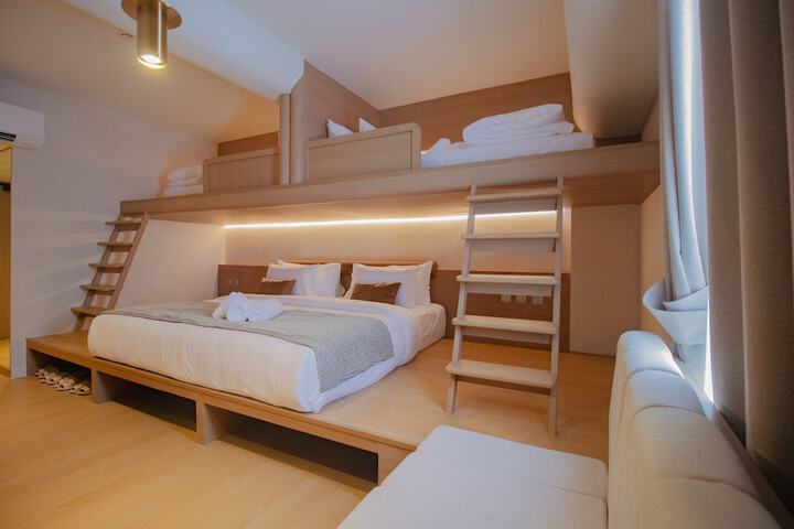 Room 25 of 59