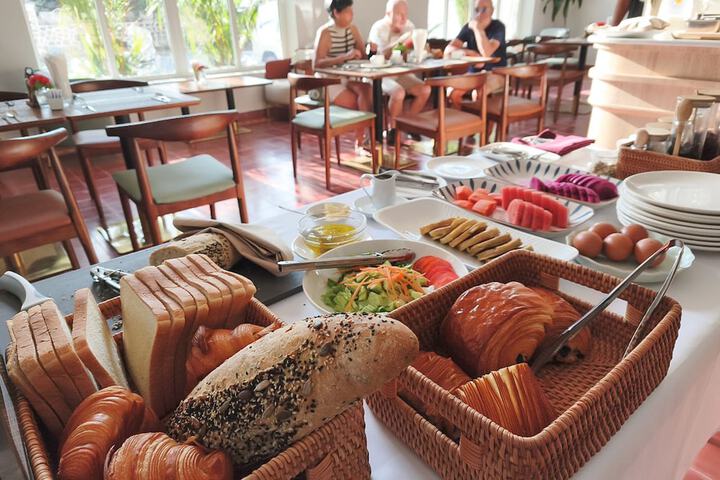 Breakfast/Coffee Service 101 of 113
