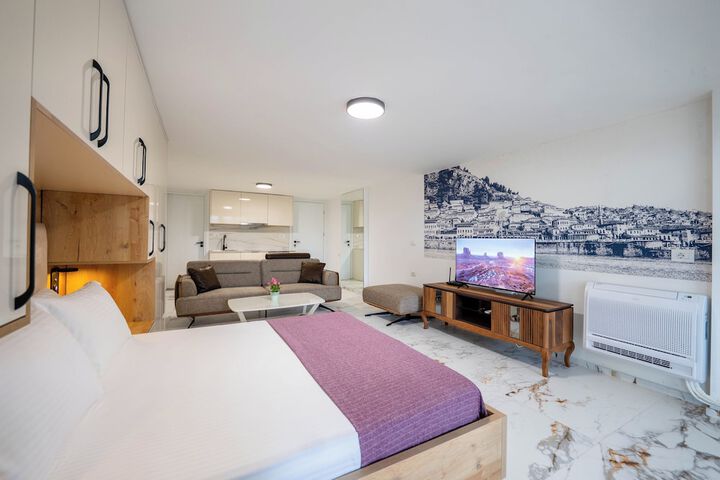 Room 53 of 175