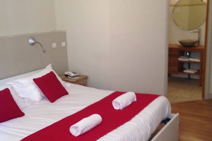 Room 12 of 46