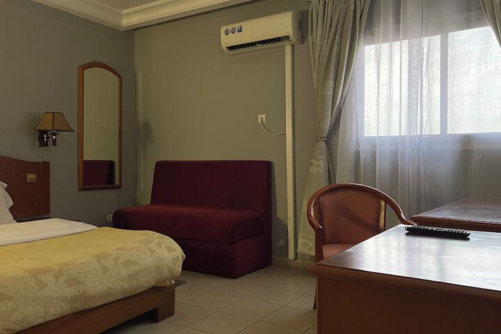 Room 48 of 51