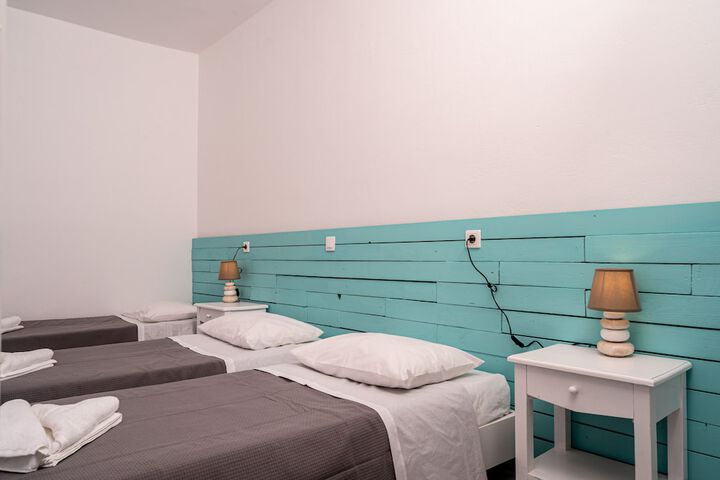 Room 16 of 32