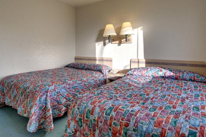 Room 6 of 35