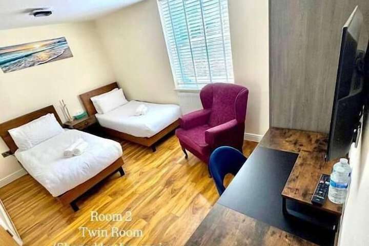 Room 4 of 121