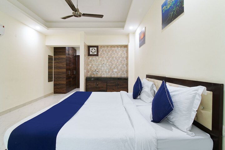 Room 12 of 28