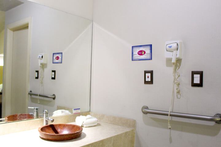 Room 15 of 15