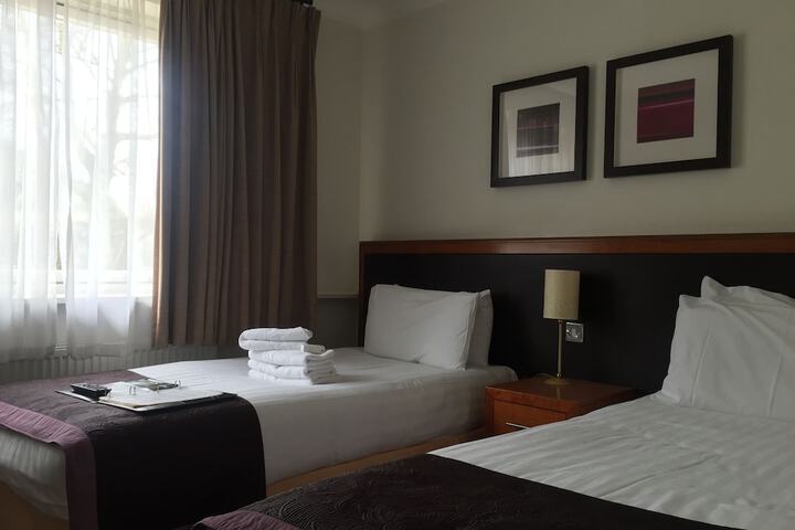 Room 34 of 62