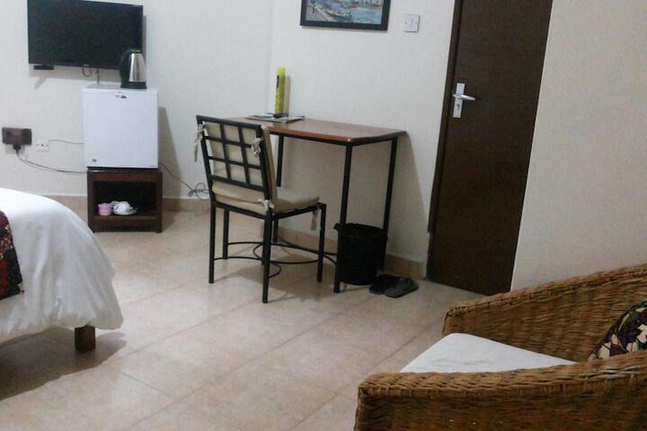 Room 14 of 115