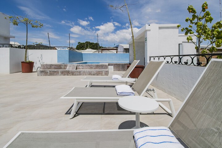 Sundeck 80 of 95