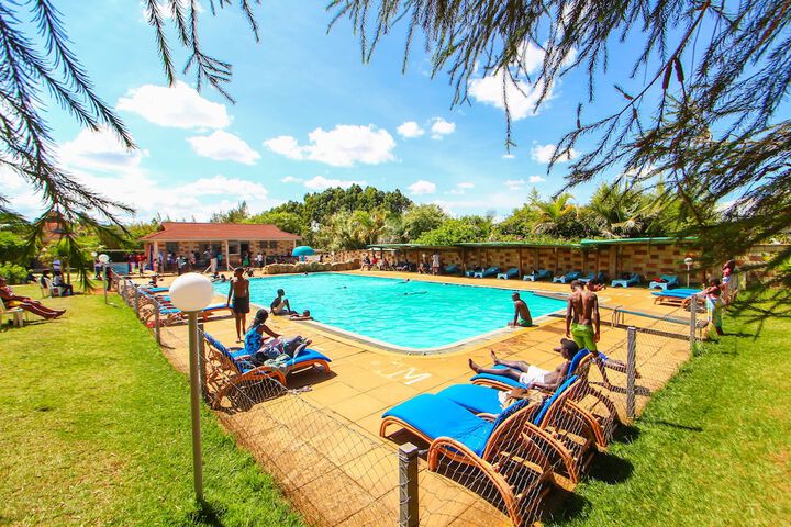 Hotel with Pool