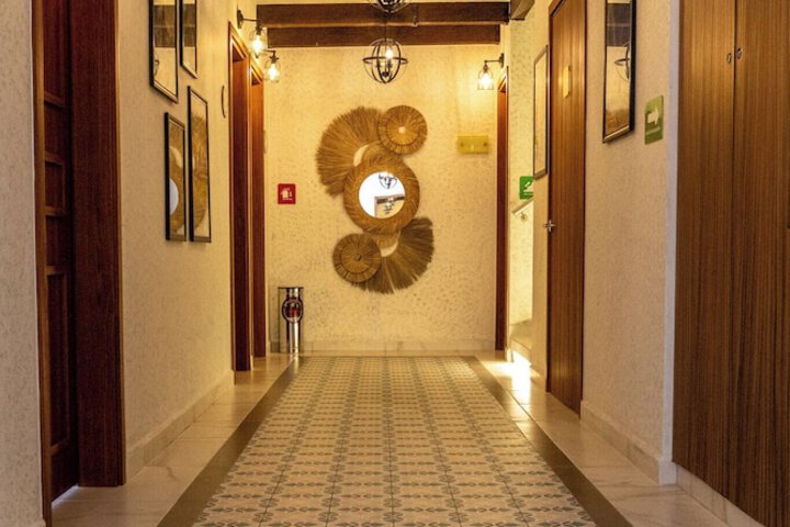 Ballroom/Hall 45 of 50