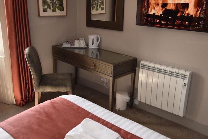 Room 5 of 23