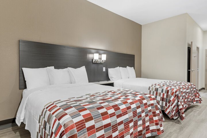Superior 2 Queen Beds (3 of 6)