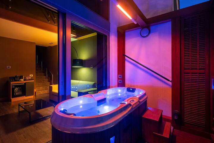 Hot Tub 55 of 116