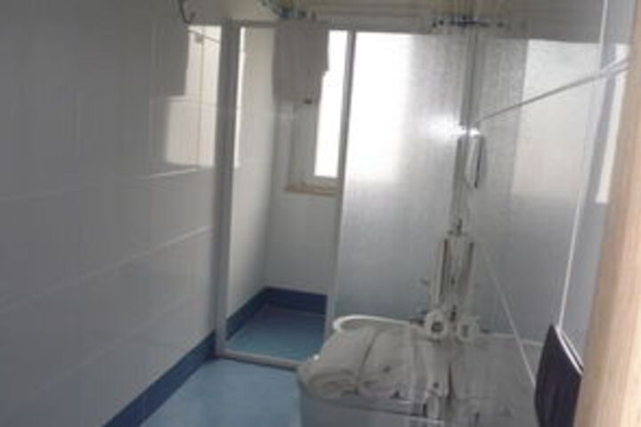 Room 3 of 43