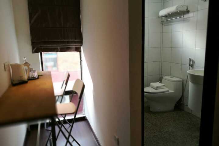 Room 4 of 53
