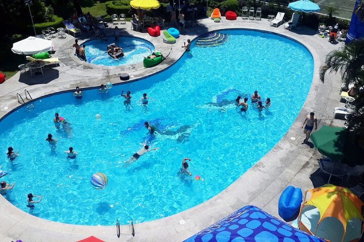 Pool 33 of 79