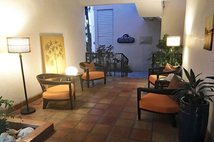 Entrance & Lobby