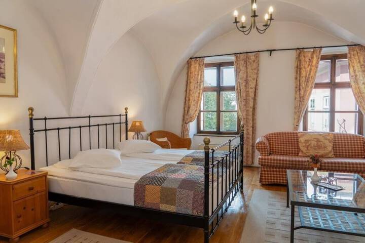 Room 2 of 34