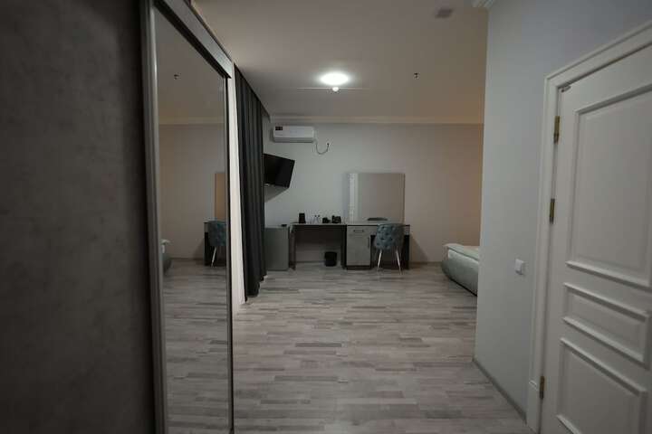 Room 11 of 29