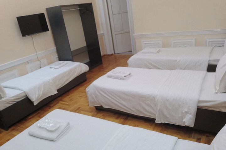 Room 6 of 21